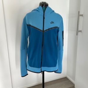 Mens/unisex Nike track jacket sky blue with darker blue/Blk great zipper accents